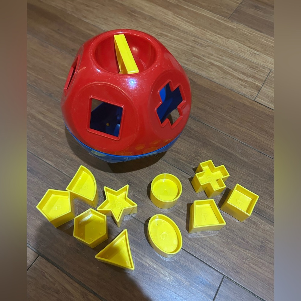 Tupperware Shape Sorting Toy - Red and Yellow